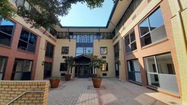 Prime Office Space To Let in Constantia Kloof