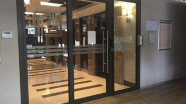A conveniently located A grade secure modern high rise building on Braamfontein Ridge