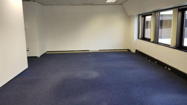 Office space to let in Killarney Mall