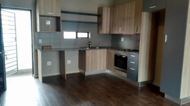 1 Bed 1 Bath Apartment in Sunninghill. Immediate Occupation