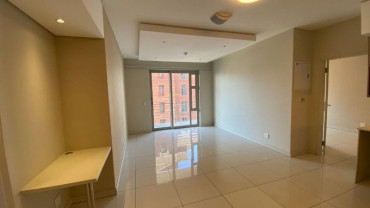 Immaculate 2 bedroom, 2 ½ bathroom apartment with New York ambience.  No loadshedding/ power outages.