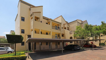 Urban Retreat – Stylish 1 Bedroom Apartment in the Heart of Fourways