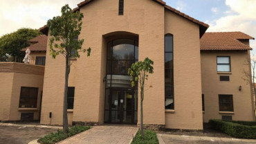 Serviced Ground Floor Office Space To Let in Fourways