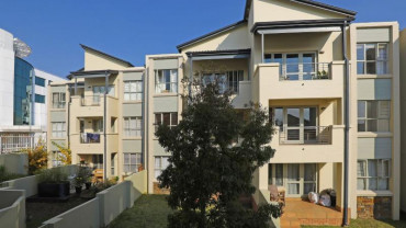 Fully furnished 1 bedroom 1 bathroom apartment available in Parktown North