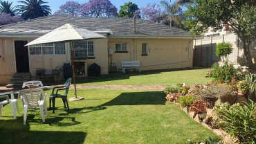 Large 3 Bedrooms- Quiet – Norwood Mall side – Highlands North Plus 2 Cottages
